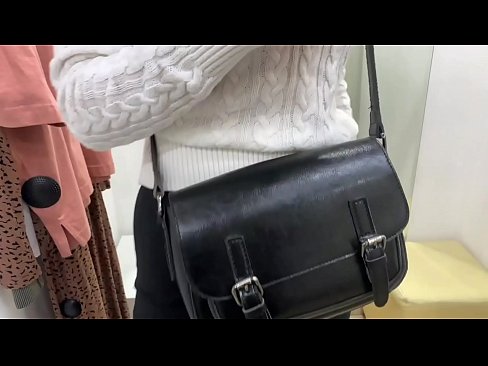 ❤️ Јавна мастурбација на младата кучка FeralBerry со дилдо во фитинг просторијата Супер секс кај нас mk.massagecenter-yalta.ru ﹏